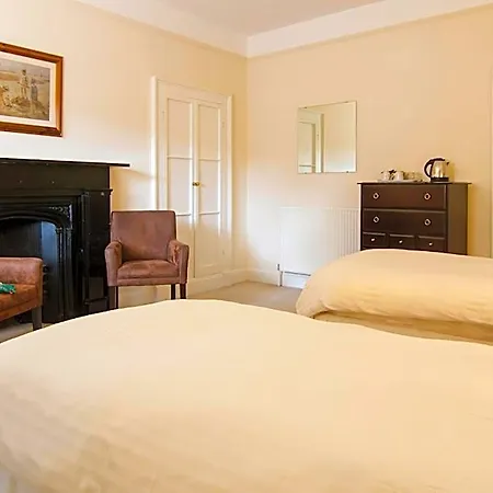 Hall Christian Retreat Centre Otel