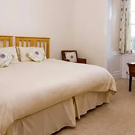 Hall Christian Retreat Centre Otel
