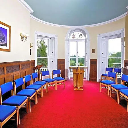 Hall Christian Retreat Centre Otel *