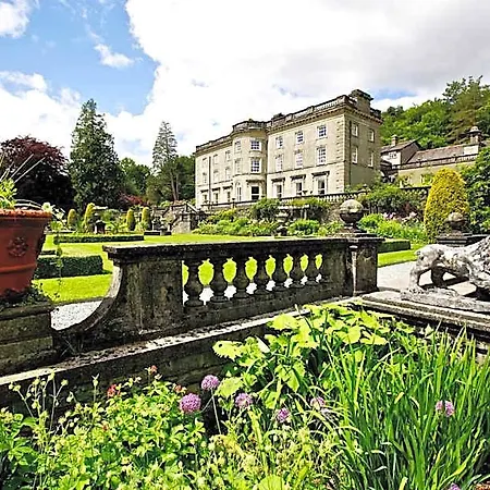 Hall Christian Retreat Centre Otel