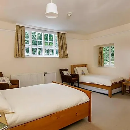 Hall Christian Retreat Centre Otel Rydal