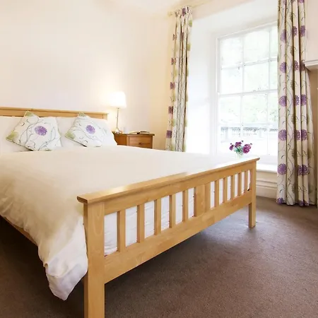 Hall Christian Retreat Centre فندق